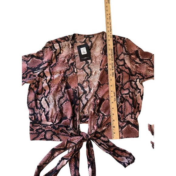 💖Fashion Nova, black and pink snake print long sleeve blouse - Picture 6 of 7